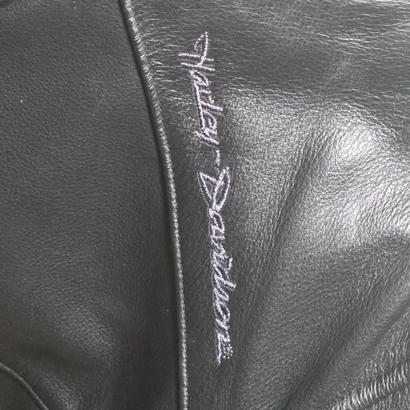 Harley-Davidson Black Leather Jacket with Red Design - Picture 13 of 13